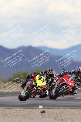 media/Nov-16-2025-Race Pace (Sun) [[8c5fa54630]]/Non Verified Riders (1st 20 Minutes)/5-Turn 15 (110pm)/